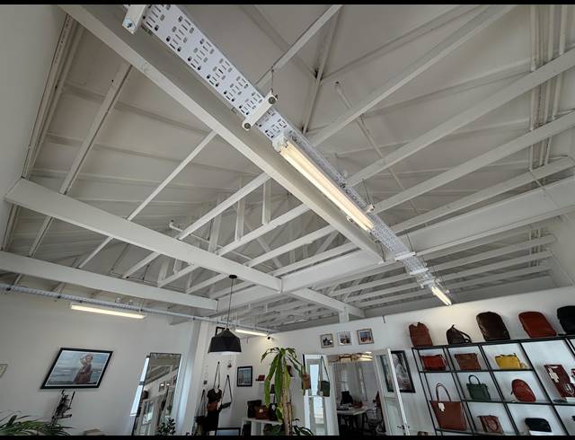 151M² BUILDING TO LET IN WOODSTOCK